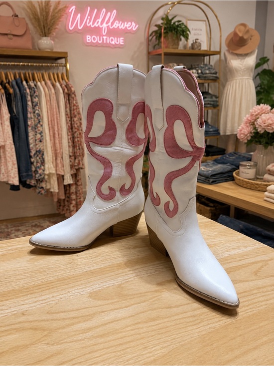 Oasis Society Shoes - Oasis Society White Pink Bow Western Cowboy Boots NWT Size 6-9